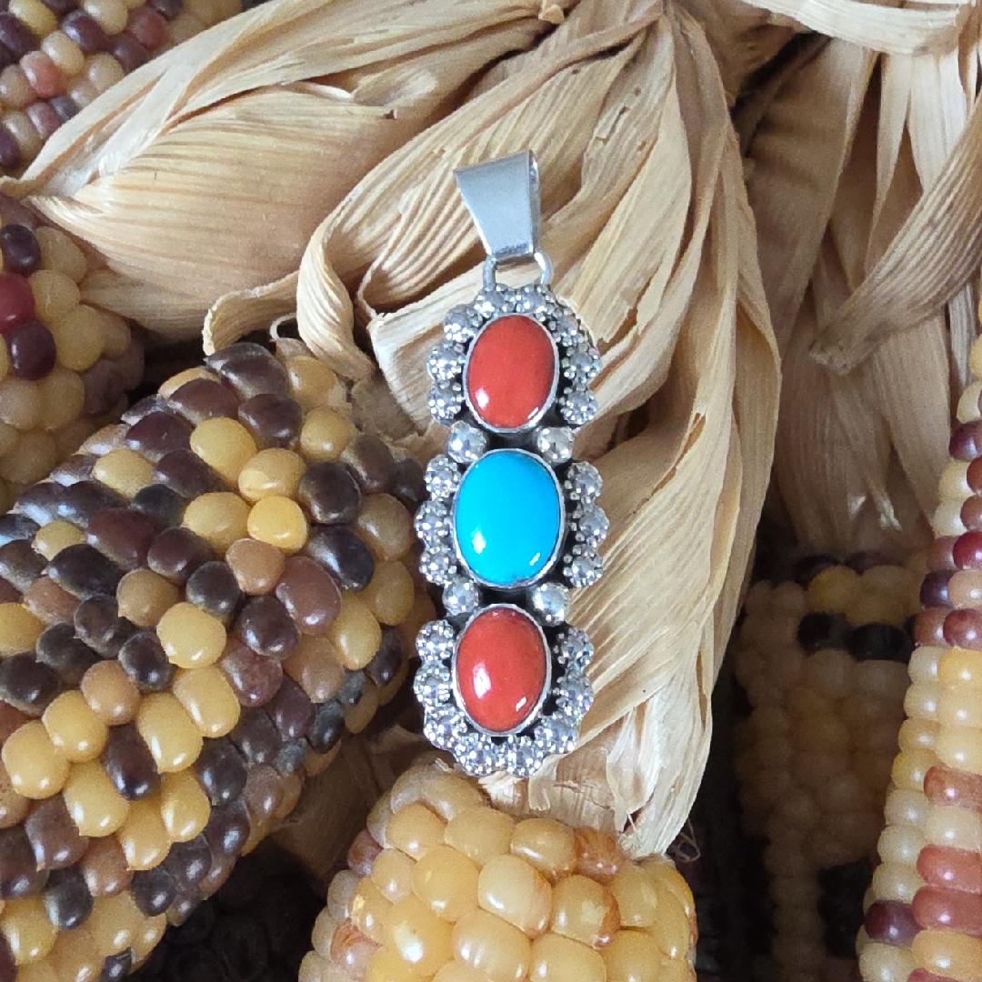 Beautiful Nwot Native American Navajo Turquoise & Coral 3 Stone Pendant